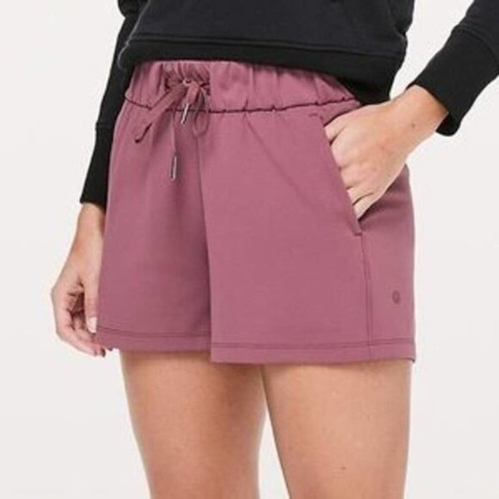 Lululemon On The Fly Short 3" Size 10 misty merlot EUC